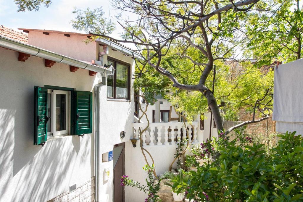 Apartments Varos Split Exterior photo